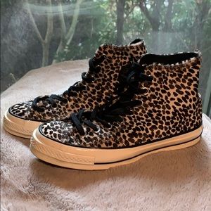 Spotted High-top Converse